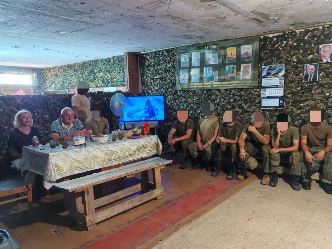 Мы привыкли говорить о гуманитарной помощи для военных: медикаменты, техника, снаряжение, продукты Мы привыкли говорить о гуманитарной помощи для военных: медикаменты, техника, снаряжение, продукты