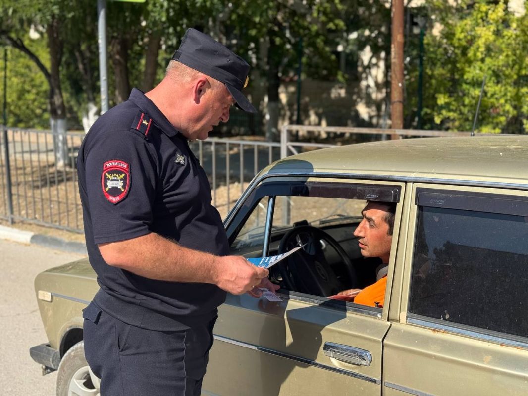 Перекресток - место повышенной опасности! Перекресток - место повышенной опасности!
