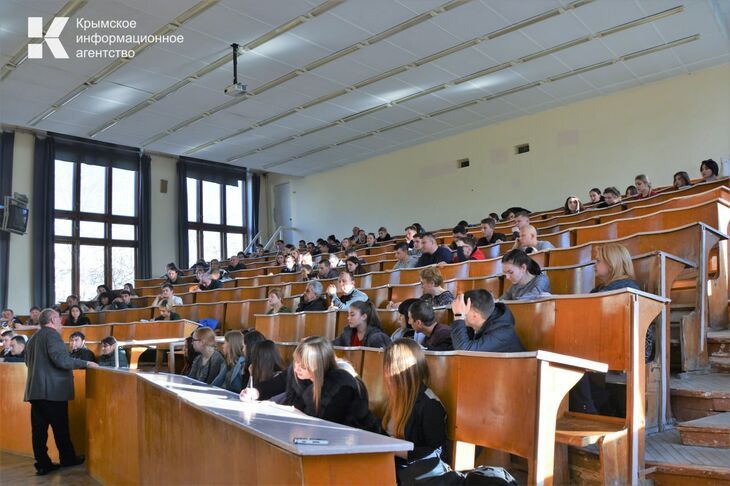 Названы самые популярные специальности среди крымских абитуриентов