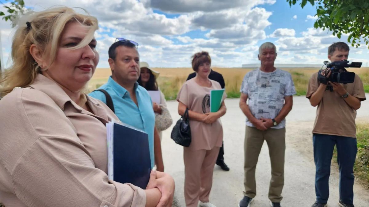 Лариса Кулинич встретилась с председателями СНТ в Симферопольском районе Лариса Кулинич встретилась с председателями СНТ в Симферопольском районе