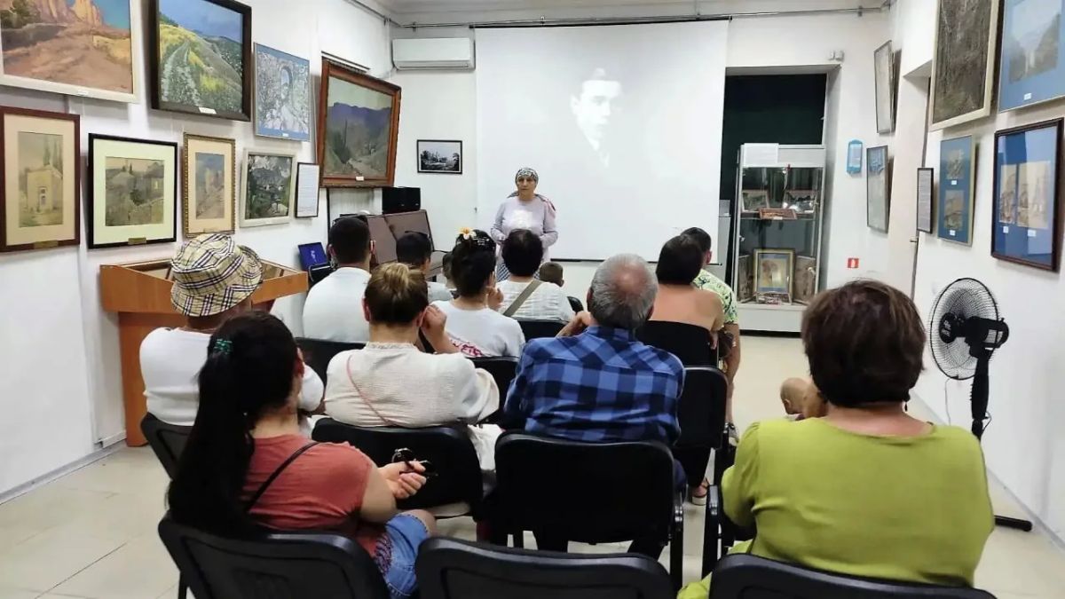 В Алупке прошёл познавательный час к 120-летию Кенана Кутуб-заде