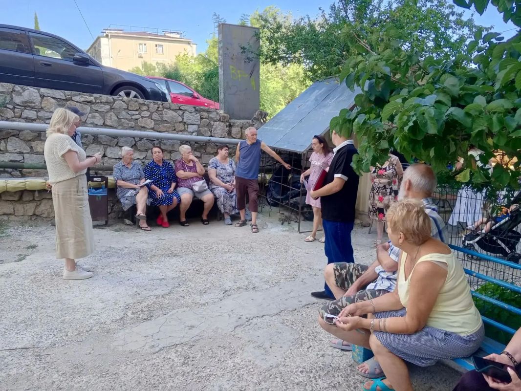 Янина Павленко: Сегодня работаю в Ялте – комплексно проработали с управляющими компаниями вопросы заглубленных помещений Янина Павленко: Сегодня работаю в Ялте – комплексно проработали с управляющими компаниями вопросы заглубленных помещений