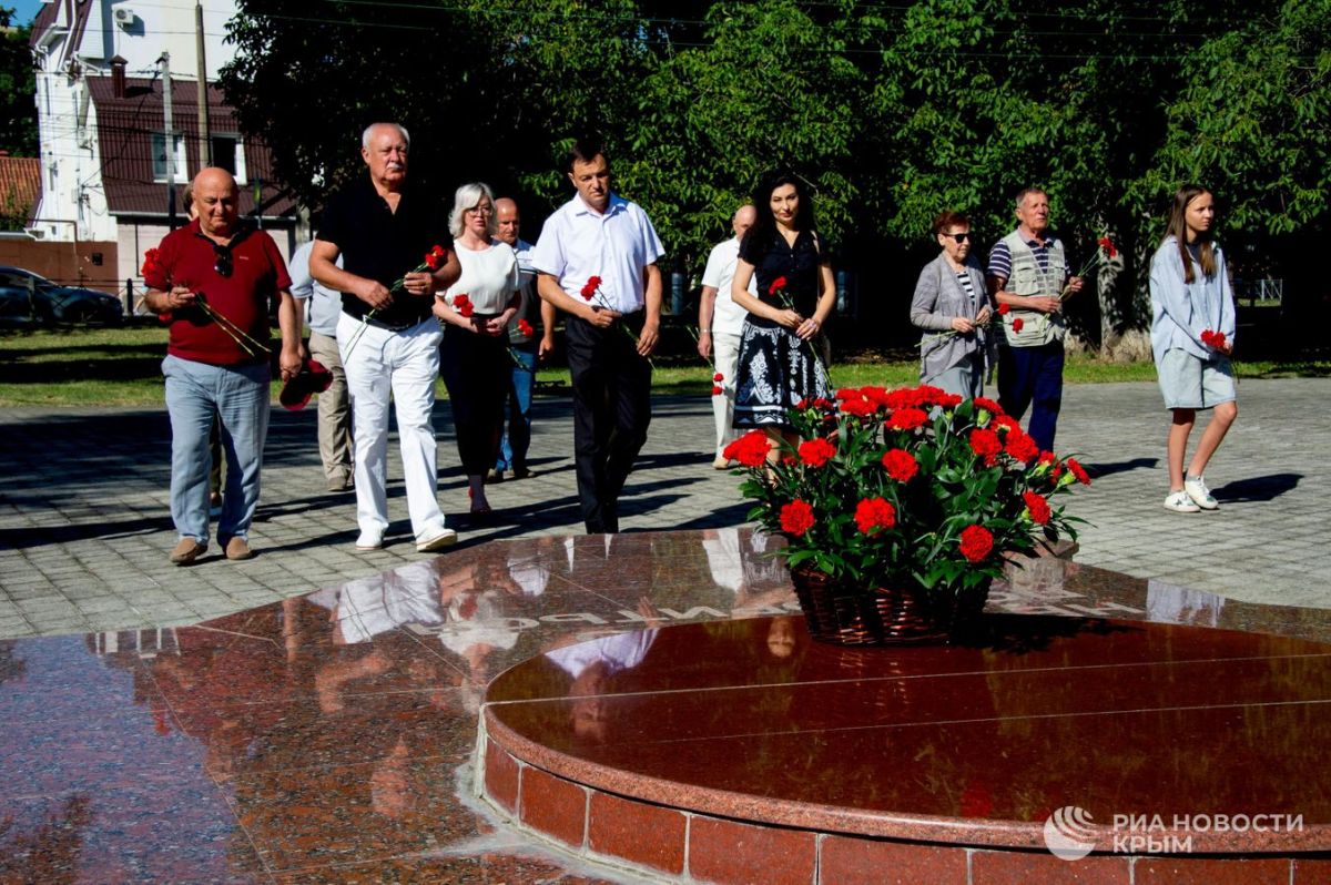 В Крыму почтили память жертв депортации немцев В Крыму почтили память жертв депортации немцев