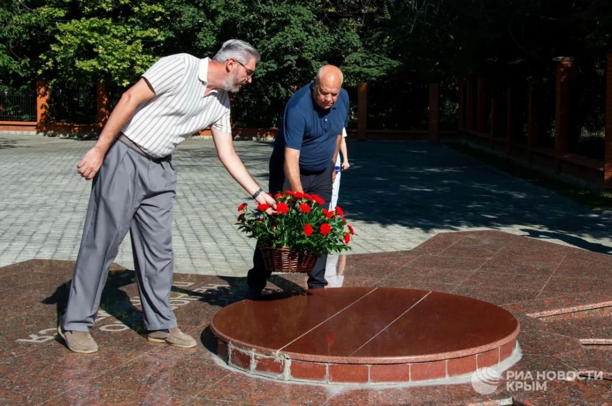 В Симферополе почтили память жертв депортации немцев из Крыма В Симферополе почтили память жертв депортации немцев из Крыма