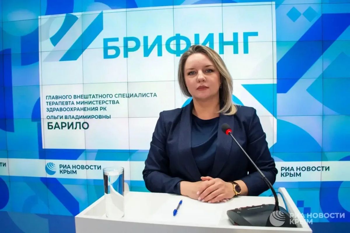"Возникает парниковый эффект": в жару гулять с ребенком в закрытой коляске нельзя