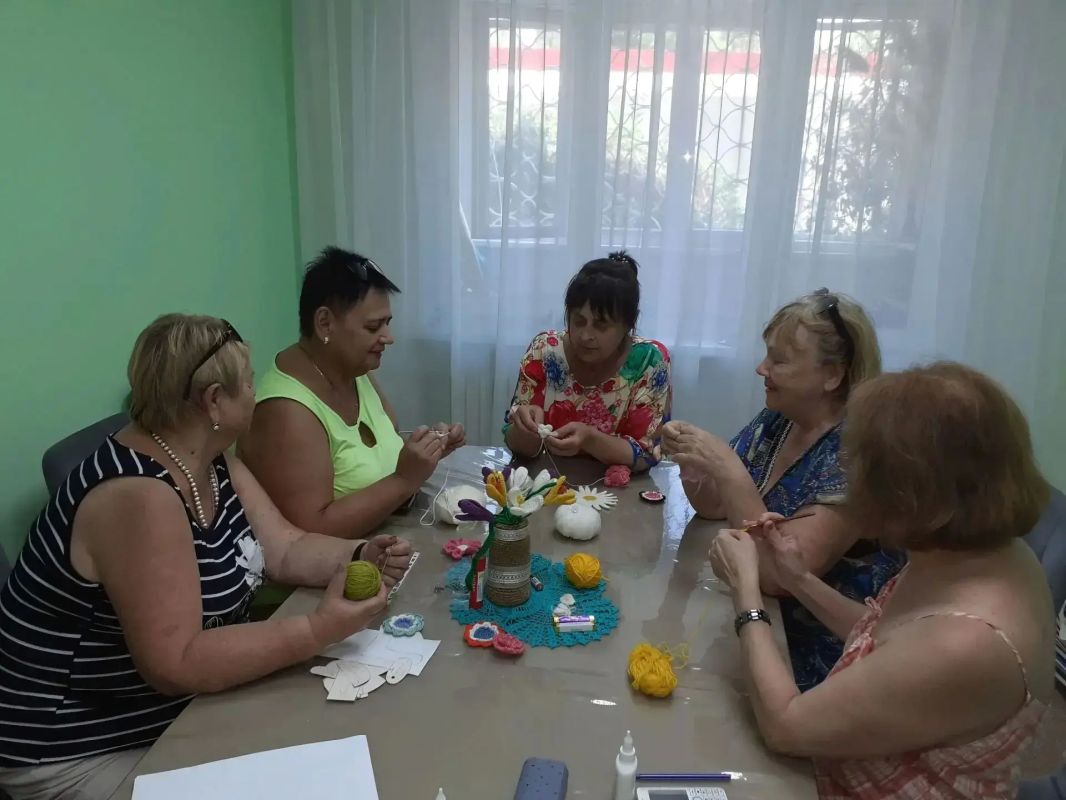 «Активное долголетие»: Керченские рукодельницы создают шедевры прикладного творчества «Активное долголетие»: Керченские рукодельницы создают шедевры прикладного творчества