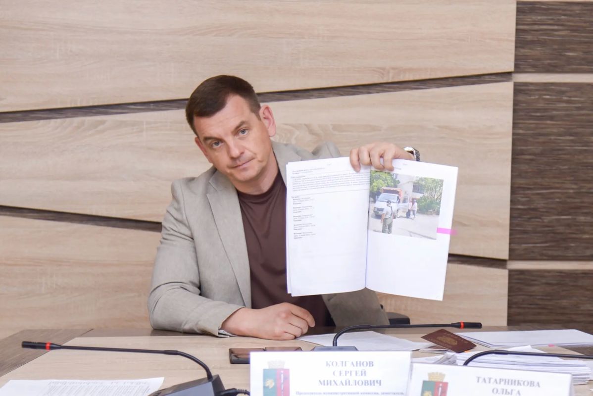 В Евпатории состоялось очередное заседание административной комиссии, которое провел заместитель главы администрации Сергей Колганов В Евпатории состоялось очередное заседание административной комиссии, которое провел заместитель главы администрации Сергей Колганов
