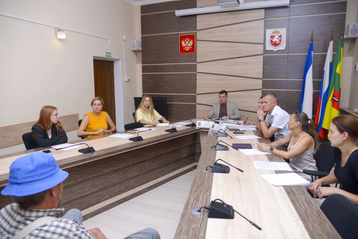 В Евпатории состоялось очередное заседание административной комиссии, которое провел заместитель главы администрации Сергей Колганов В Евпатории состоялось очередное заседание административной комиссии, которое провел заместитель главы администрации Сергей Колганов