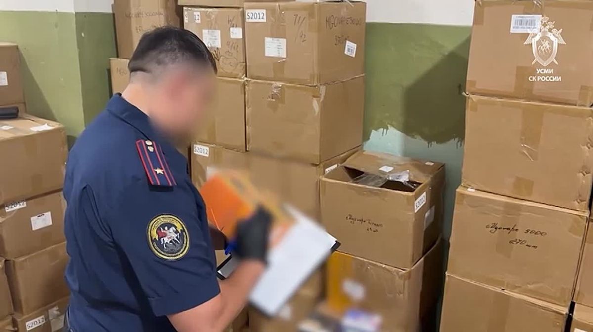 78 тысяч контрафактных курилок на 90 миллионов рублей пытались продать на материк двое крымчан