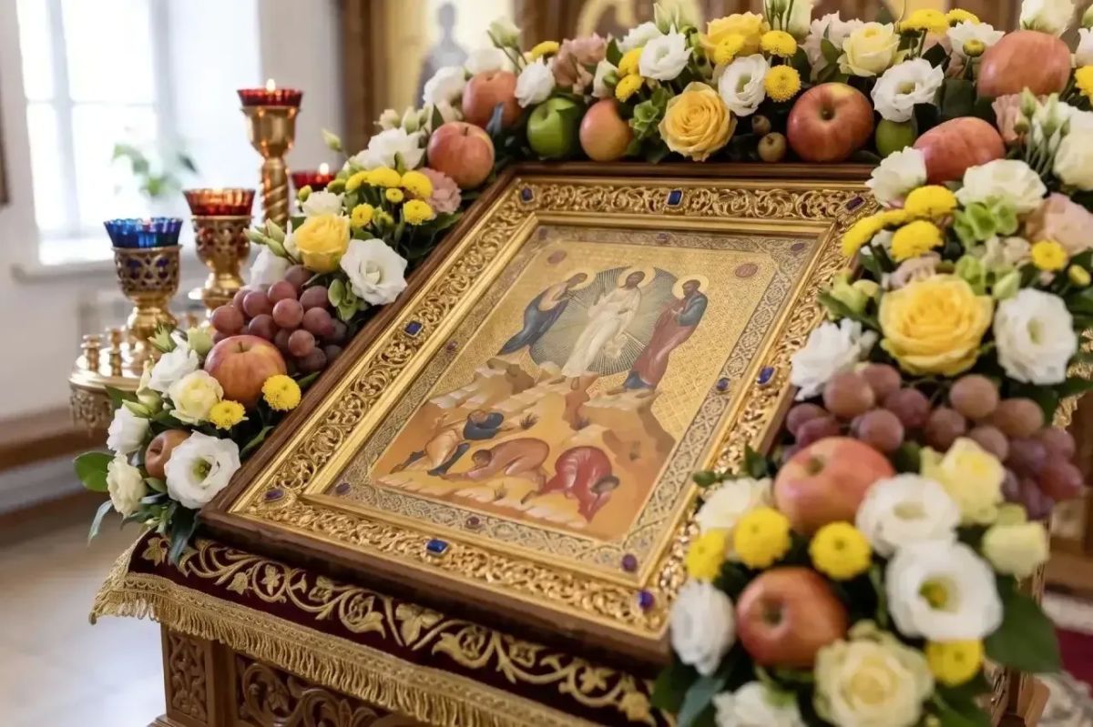 Иван Кошель: Уважаемые керчане! Примите поздравления с одним из главных двунадесятых праздников Православной церкви — Преображением Господним, который в народе называют Яблочным Спасом!
