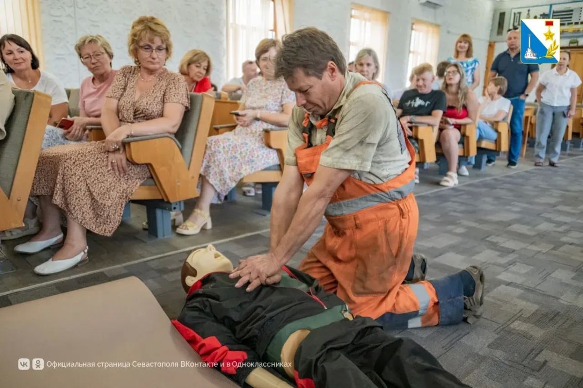 В Севастополе водители троллейбусов и автобусов прошли курсы первой помощи В Севастополе водители троллейбусов и автобусов прошли курсы первой помощи