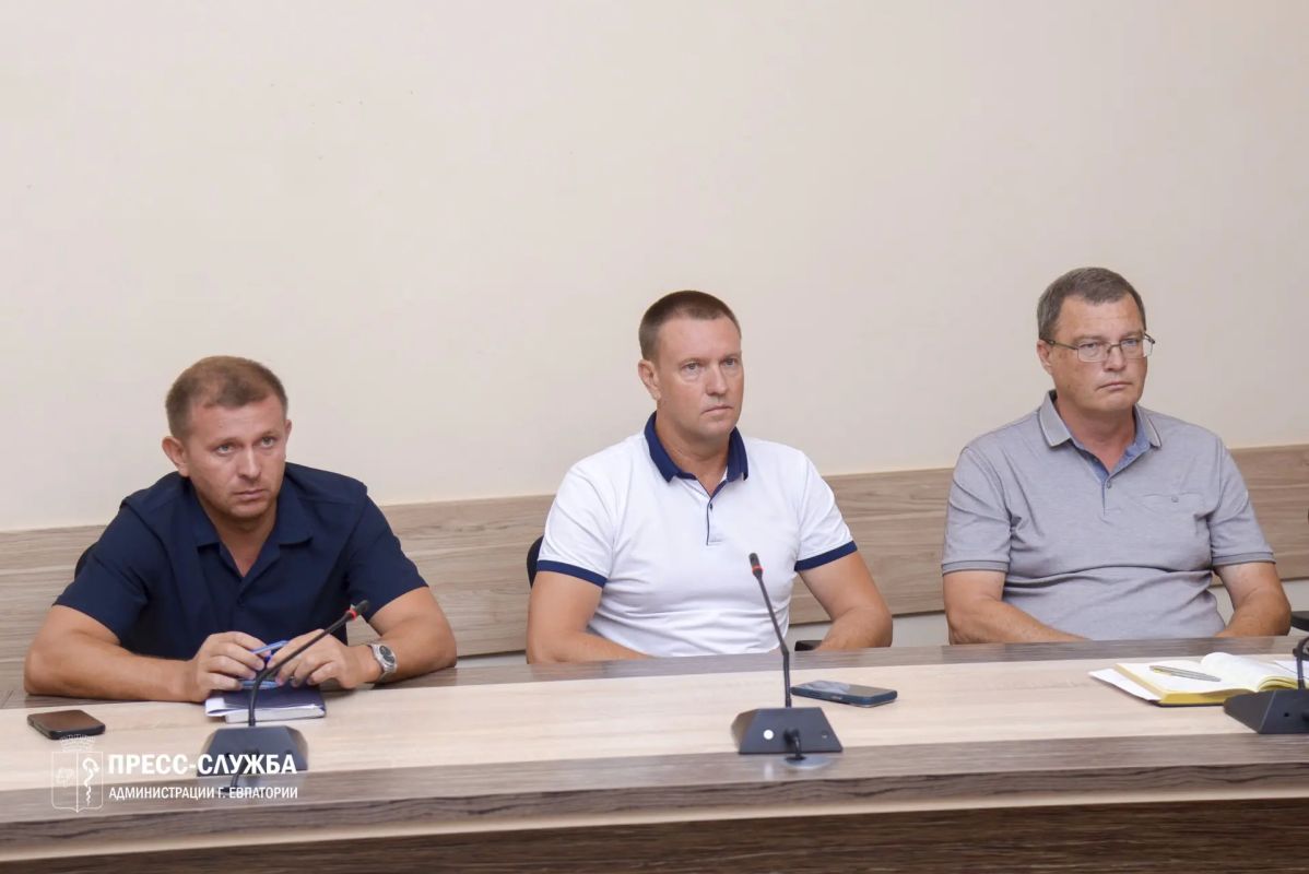 В Евпатории обсудили ключевые вопросы жизнедеятельности города В Евпатории обсудили ключевые вопросы жизнедеятельности города