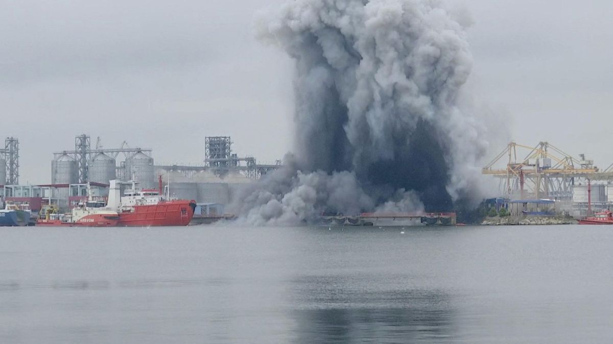 ВВС Румынии уничтожили морской беспилотник с взрывчаткой в районе газового месторождения в Черном море