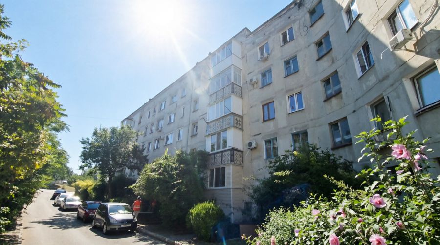 В доме на улице Михайловской обновляют инженерные сети
