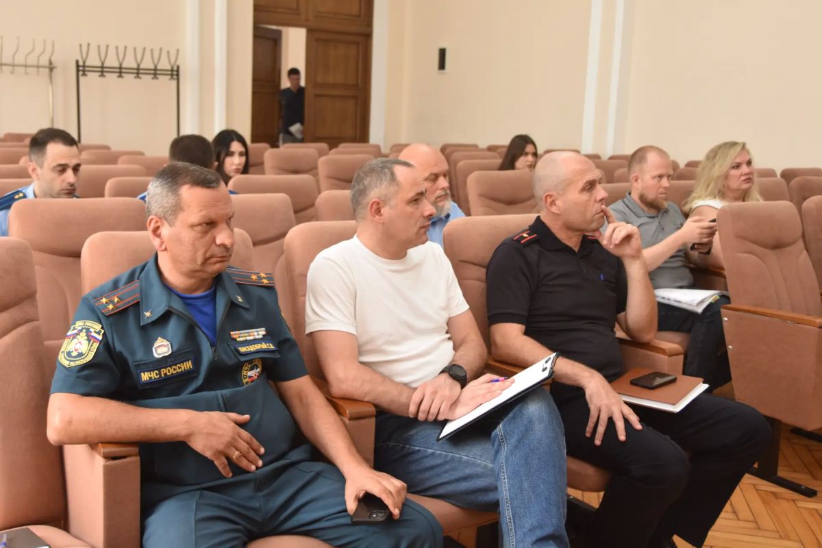 20 августа в прокуратуре Симферополя под руководством и.о. прокурора города Пучкова Алексея Юрьевича состоялось заседание Межведомственной рабочей группы по обеспечению законности и защите избирательных прав граждан в ходе... 20 августа в прокуратуре Симферополя под руководством и.о. прокурора города Пучкова Алексея Юрьевича состоялось заседание Межведомственной рабочей группы по обеспечению законности и защите избирательных прав граждан в ходе...