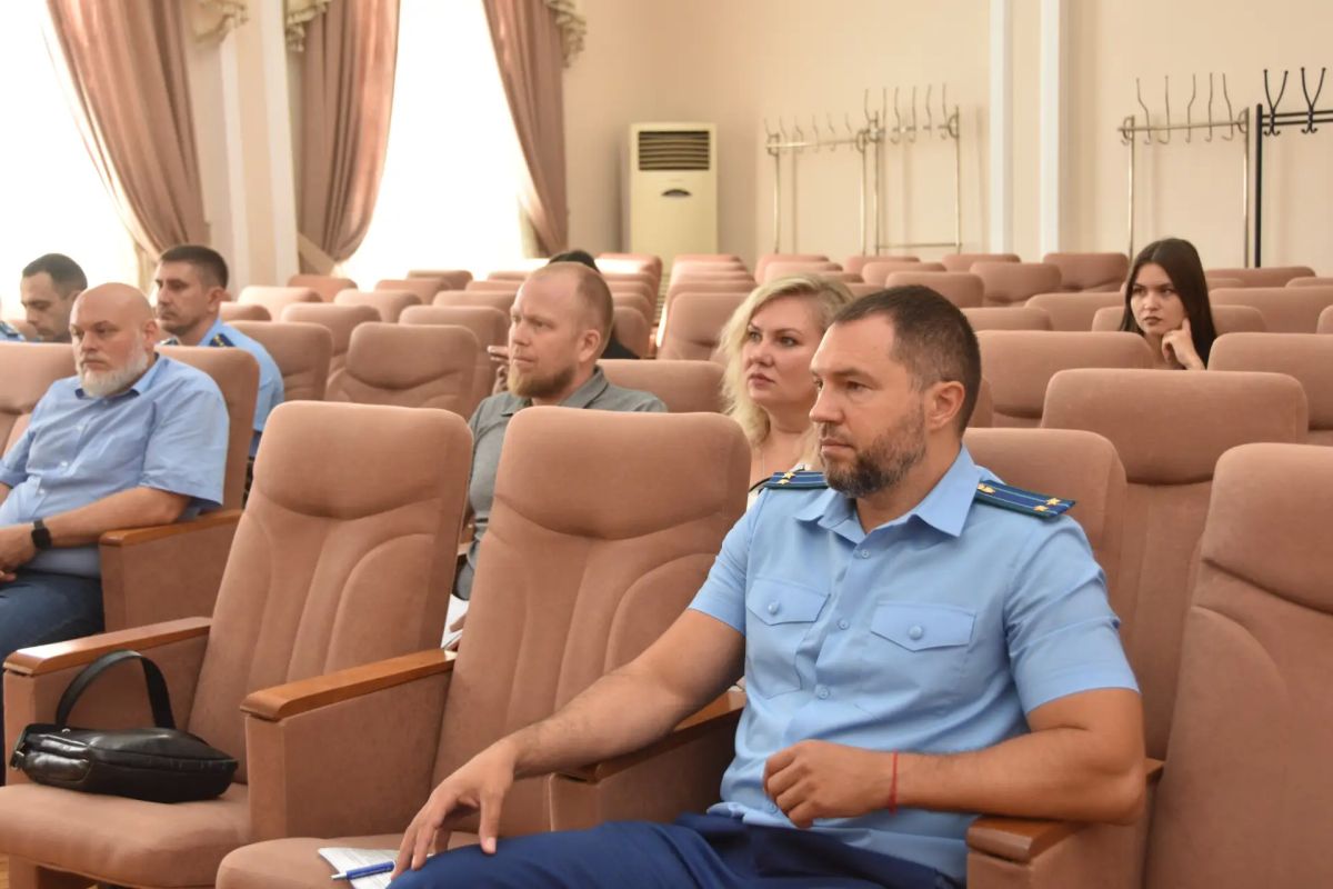 20 августа в прокуратуре Симферополя под руководством и.о. прокурора города Пучкова Алексея Юрьевича состоялось заседание Межведомственной рабочей группы по обеспечению законности и защите избирательных прав граждан в ходе... 20 августа в прокуратуре Симферополя под руководством и.о. прокурора города Пучкова Алексея Юрьевича состоялось заседание Межведомственной рабочей группы по обеспечению законности и защите избирательных прав граждан в ходе...