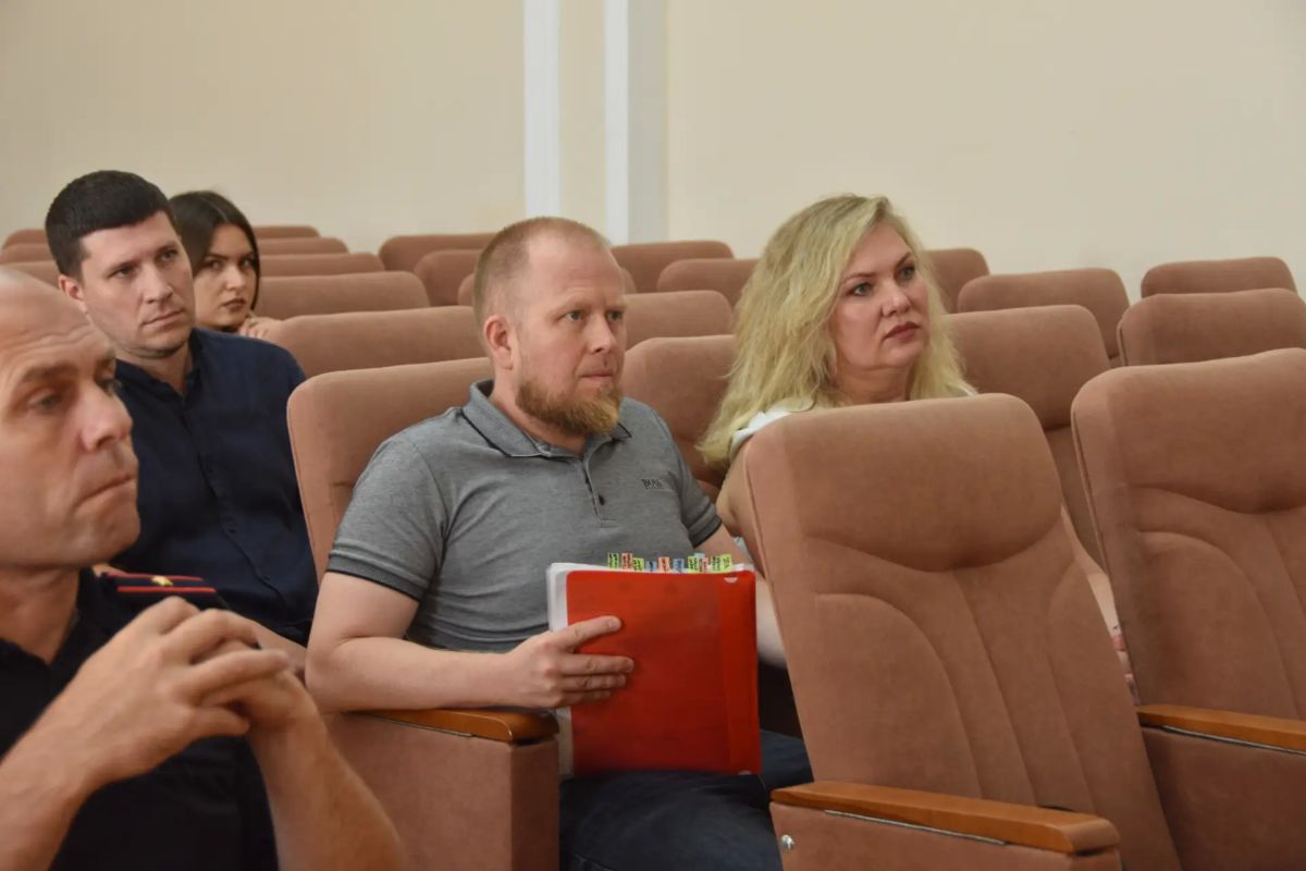 20 августа в прокуратуре Симферополя под руководством и.о. прокурора города Пучкова Алексея Юрьевича состоялось заседание Межведомственной рабочей группы по обеспечению законности и защите избирательных прав граждан в ходе... 20 августа в прокуратуре Симферополя под руководством и.о. прокурора города Пучкова Алексея Юрьевича состоялось заседание Межведомственной рабочей группы по обеспечению законности и защите избирательных прав граждан в ходе...