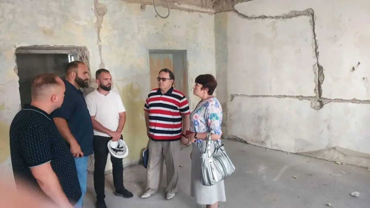 В Феодосии продолжается капитальный ремонт здания муниципального архива