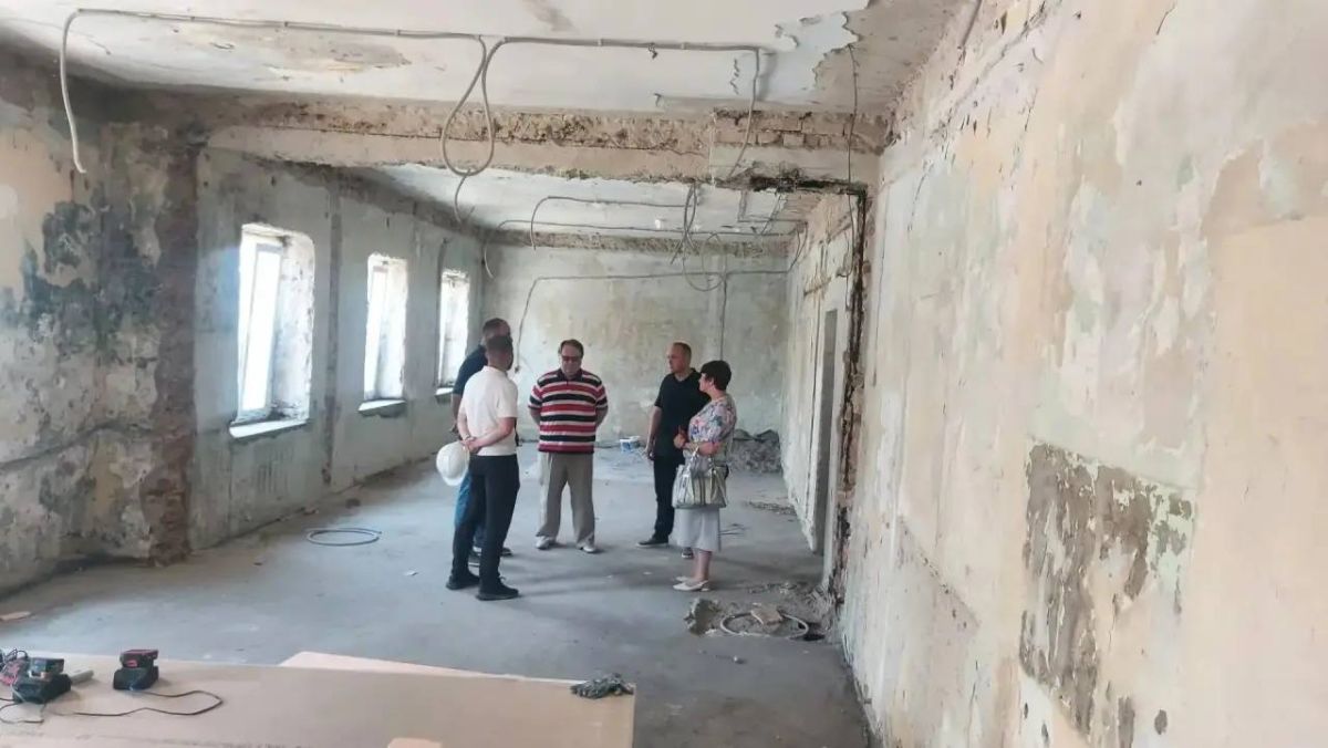 В Феодосии продолжается капитальный ремонт здания муниципального архива В Феодосии продолжается капитальный ремонт здания муниципального архива