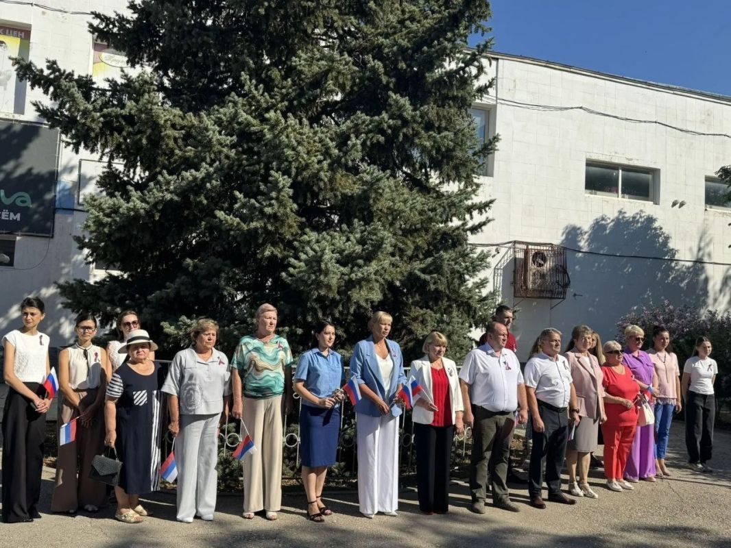 Александр Соколовский: Сегодня в Первомайском районе Республики Крым проведены торжественные мероприятия, посвящённые празднованию Дня Государственного флага Российской Федерации