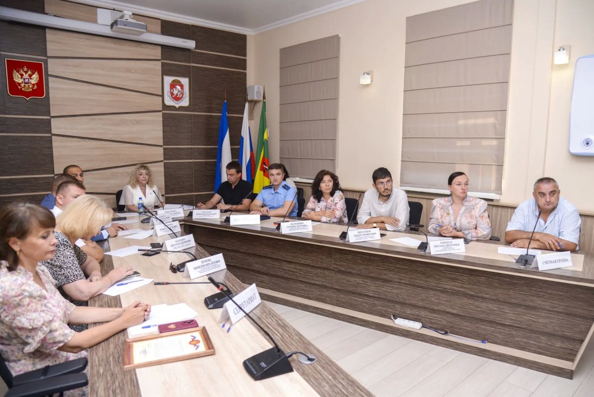 Провела 36-ю сессию Евпаторийского городского совета