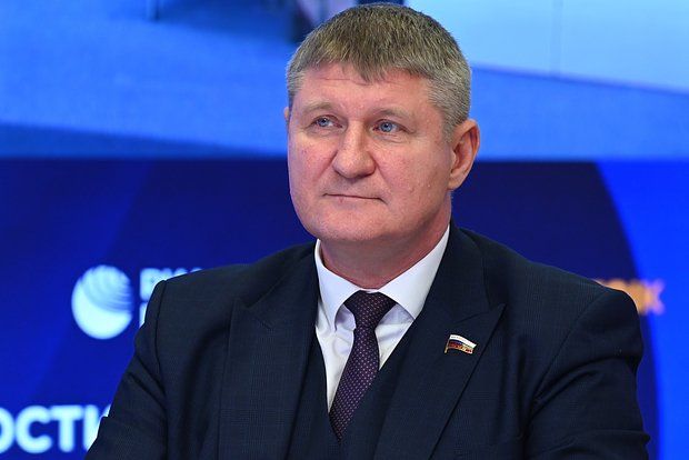 Шеремет: Заявлениями и мире Киев хочет получить время для накопления оружия и ресурсов