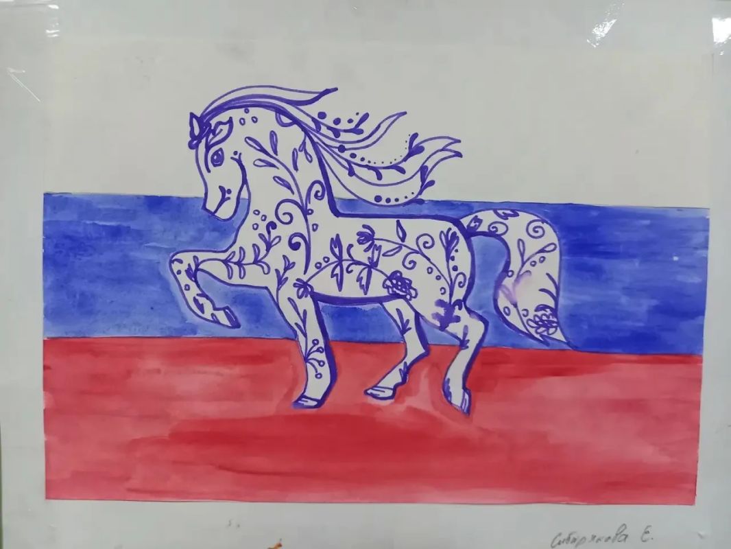 Цвета Родины. В преддверии Дня Государственного флага Российской Федерации в "Крымском центре Территориального страхового фонда документации" провели конкурс детского рисунка, который объединил семьи и коллектив вокруг... Цвета Родины. В преддверии Дня Государственного флага Российской Федерации в "Крымском центре Территориального страхового фонда документации" провели конкурс детского рисунка, который объединил семьи и коллектив вокруг...