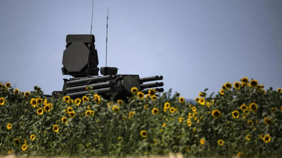 Силы ПВО сбили над Россией за ночь 325 украинских БПЛА