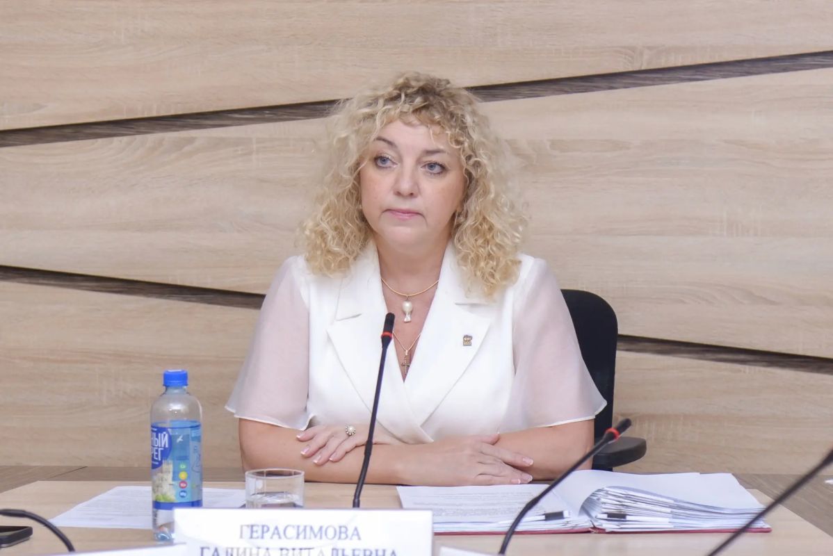 Провела 36-ю сессию Евпаторийского городского совета Провела 36-ю сессию Евпаторийского городского совета