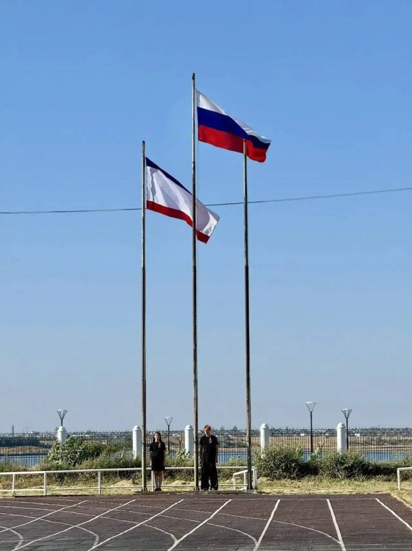 Юлия Предыбайло: Торжественное поднятие Государственного флага Российской Федерации