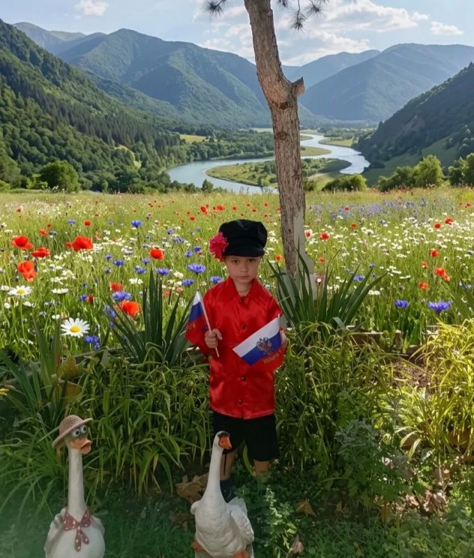 Муниципальный фотоконкурс "ЦВЕТА РОДИНЫ"! Муниципальный фотоконкурс "ЦВЕТА РОДИНЫ"!