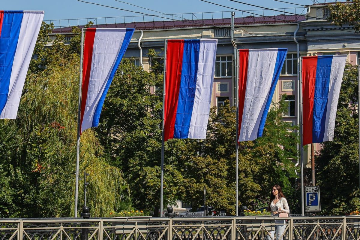 День Государственного флага Российской Федерации сейчас отмечается 22 августа