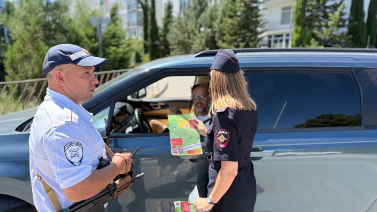 В Севастополе автоинспекторы напомнили водителям о важности безопасной перевозки детей В Севастополе автоинспекторы напомнили водителям о важности безопасной перевозки детей