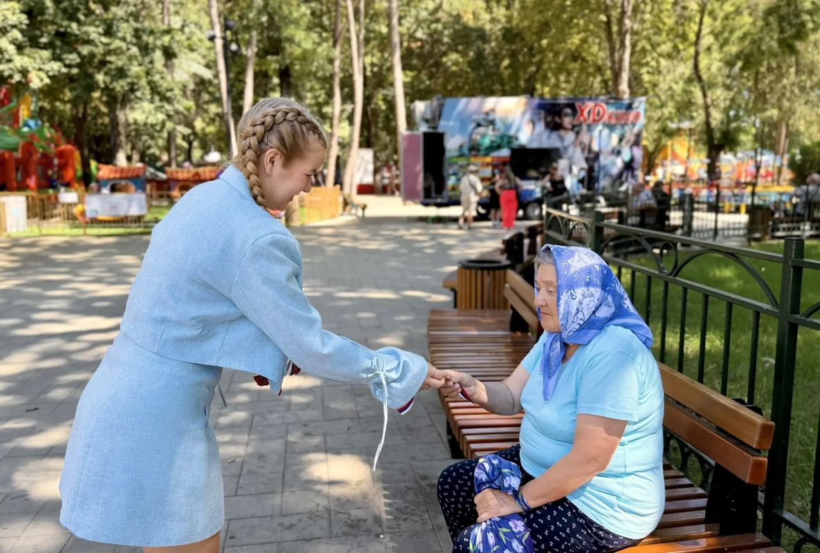 Три цвета одной страны: как в Детском парке отметили День флага Три цвета одной страны: как в Детском парке отметили День флага