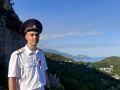 Сотрудник УМВД России «Ялтинское» желает вам отличного начала недели!