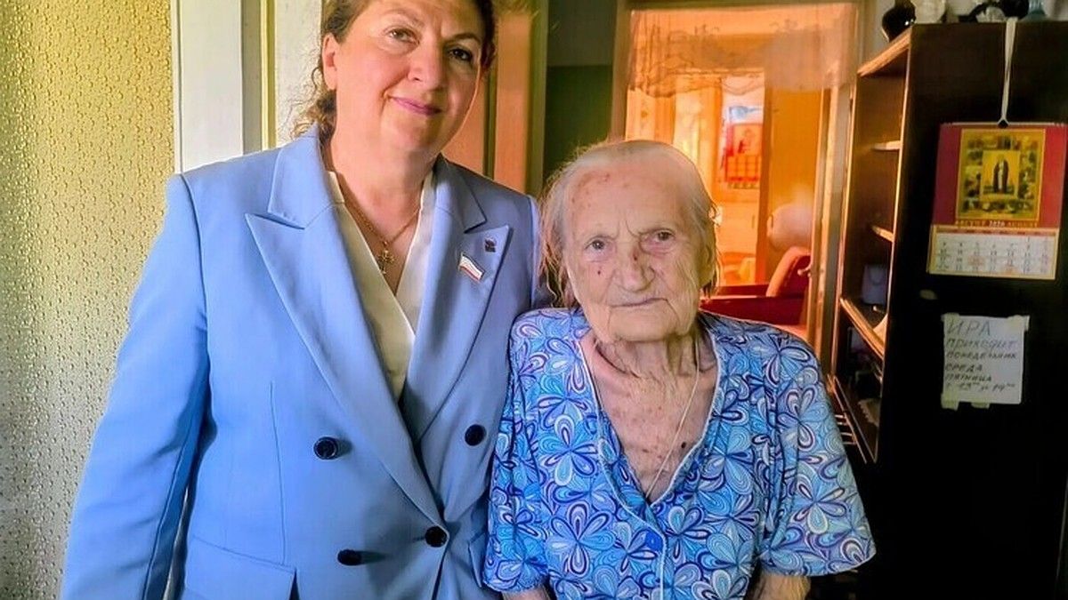 В Ялте поздравили с 98-летием ветерана войны и труда Ольгу Чабаненко