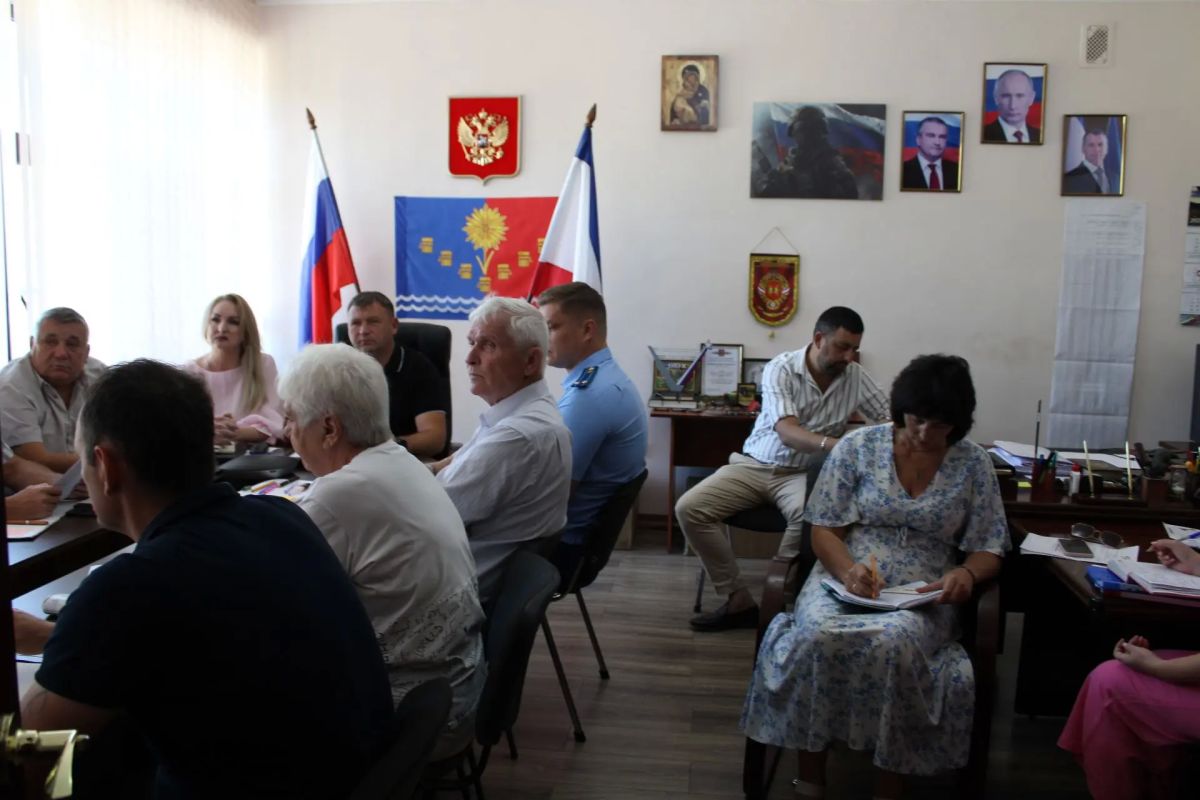 Игорь Крутьков провел еженедельное аппаратное совещание: подготовка к осенне-зимнему периоду, социальная газификация, дорожная деятельность под контролем Игорь Крутьков провел еженедельное аппаратное совещание: подготовка к осенне-зимнему периоду, социальная газификация, дорожная деятельность под контролем