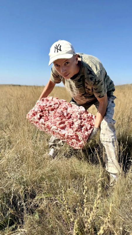 На Чатыр-Даге прошла подкормка краснокнижных птиц На Чатыр-Даге прошла подкормка краснокнижных птиц