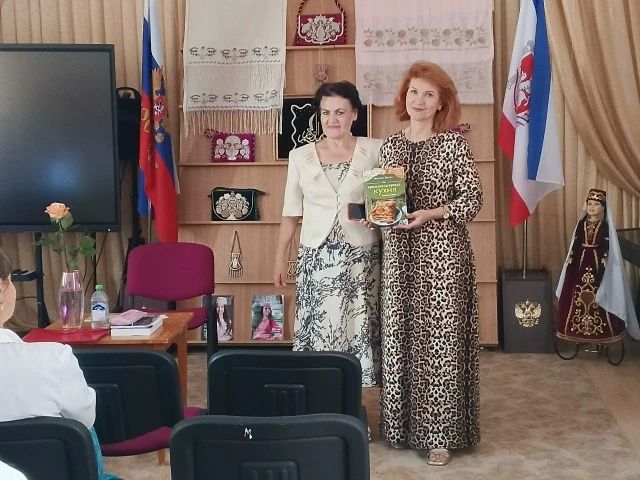 Начальник архивного отдела г. Саки приняла участие в «Краеведческих встречах» Начальник архивного отдела г. Саки приняла участие в «Краеведческих встречах»