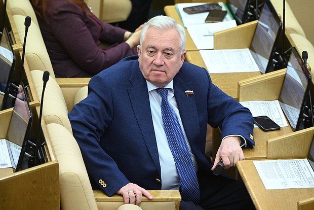 Депутат Ивлев: Назвав русских незнакомцами, Зеленский предал память деда-фронтовика