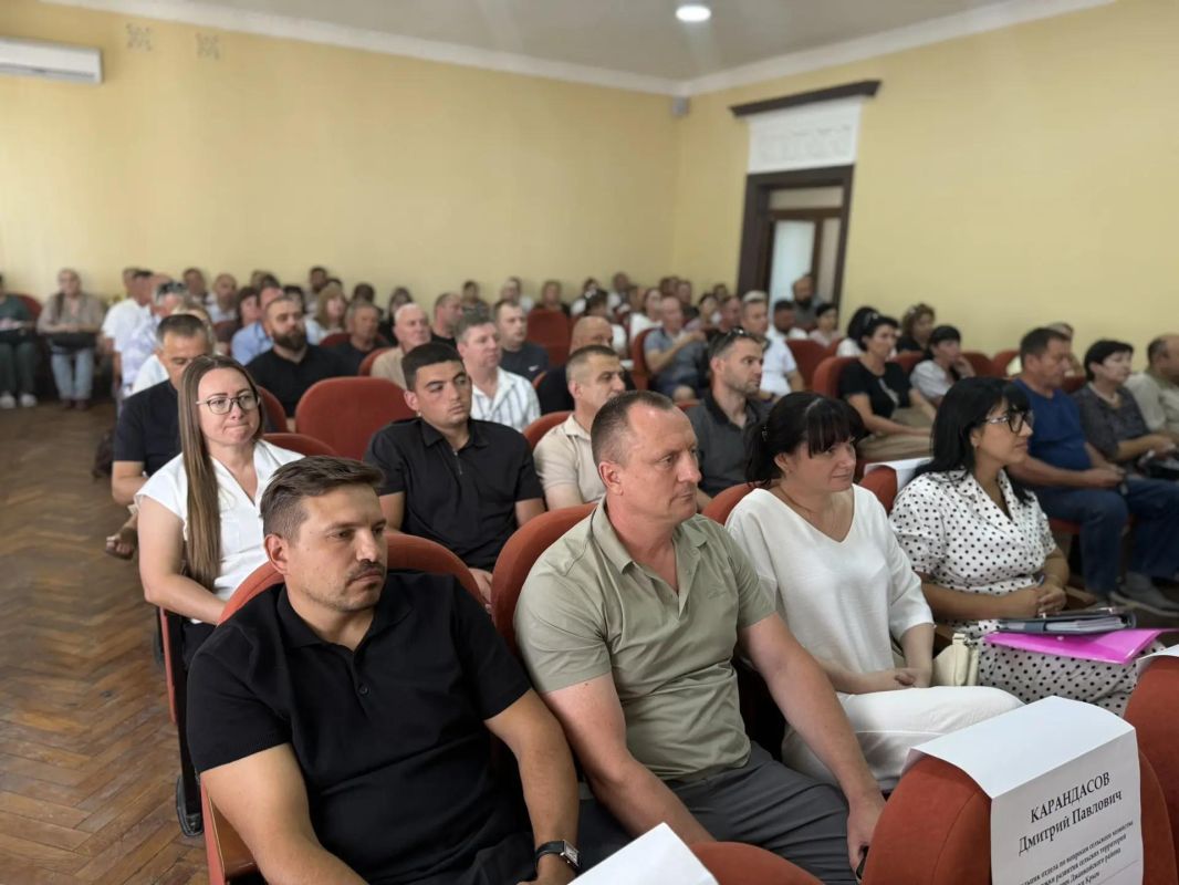 Рабочая встреча в Джанкое: Анушаван Агаджанян обозначил ключевые направления Рабочая встреча в Джанкое: Анушаван Агаджанян обозначил ключевые направления
