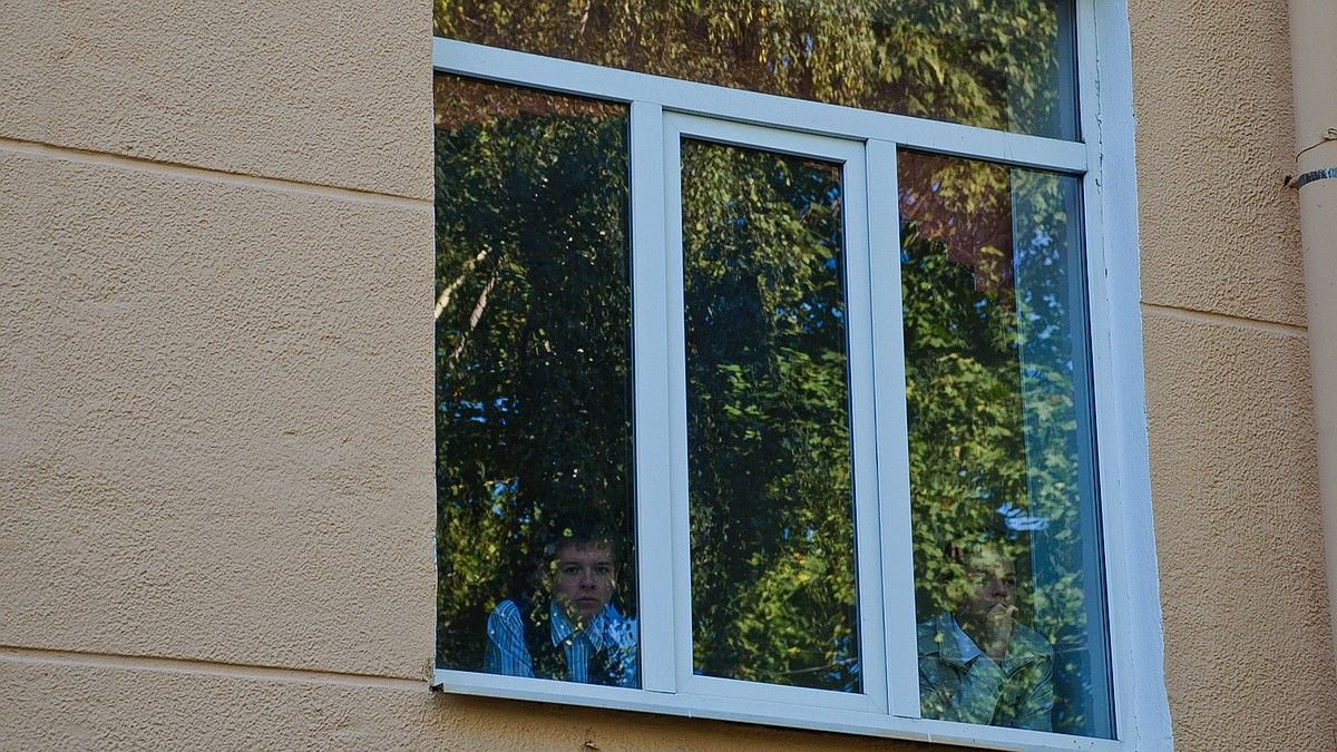 На оклейку окон школ Ялты бронепленкой выделили еще 7 миллионов рублей