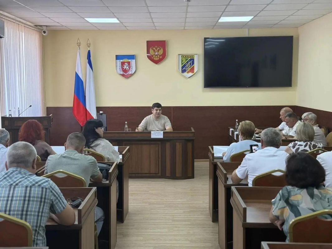 Рабочая встреча в Джанкое: Анушаван Агаджанян обозначил ключевые направления