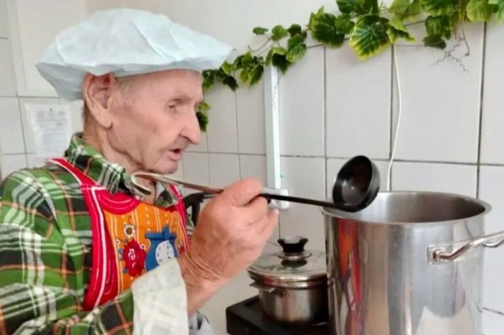 Старейший житель Евпаторийского дома-интерната участвует в федеральном кулинарном конкурсе