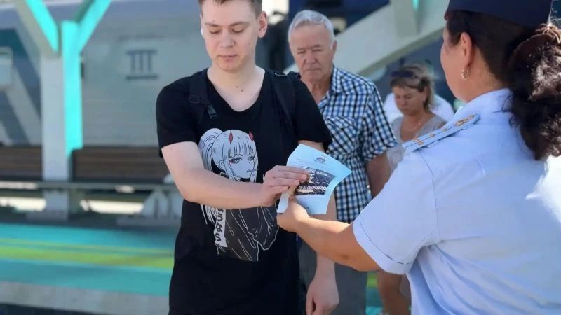 В Керчи транспортные полицейские провели профилактическую акцию «Безопасный транспорт» В Керчи транспортные полицейские провели профилактическую акцию «Безопасный транспорт»