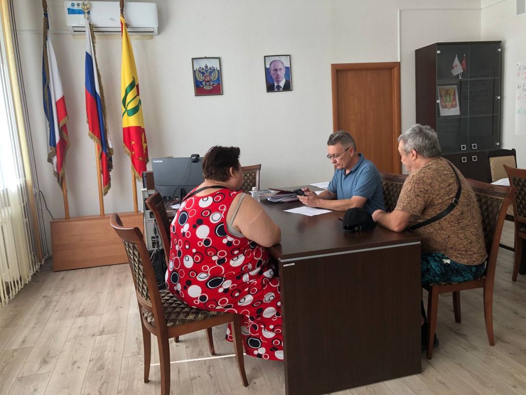 Олег Бурлака: Сегодня провёл приём граждан по личным вопросам Олег Бурлака: Сегодня провёл приём граждан по личным вопросам