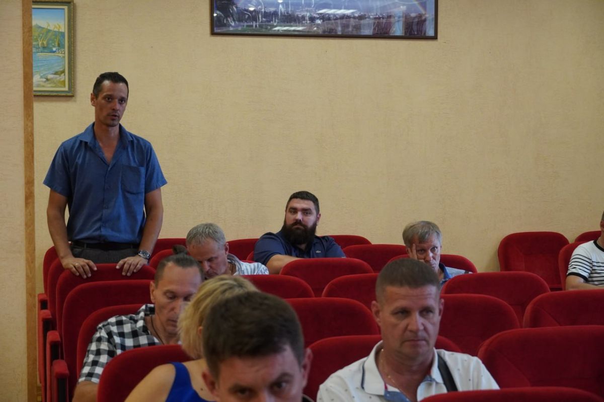Иван Кошель: Сегодня вместе с главой муниципального образования Денисом Колесником провели очередное заседание «Депутатского часа» Иван Кошель: Сегодня вместе с главой муниципального образования Денисом Колесником провели очередное заседание «Депутатского часа»