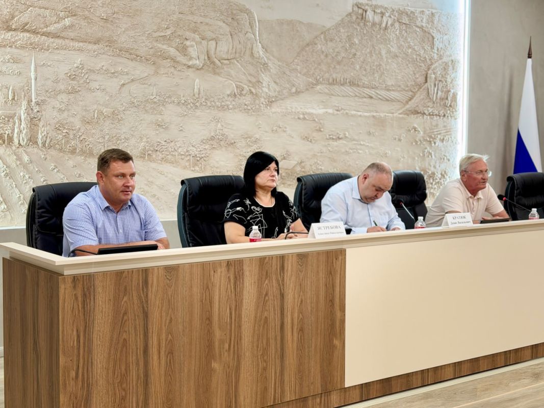 Юрий Нестеренко: Принял участие в совещании с руководителями сельскохозяйственных организаций и предприятий всех форм собственности Бахчисарайского района под председательством министра сельского хозяйства Республики Крым...