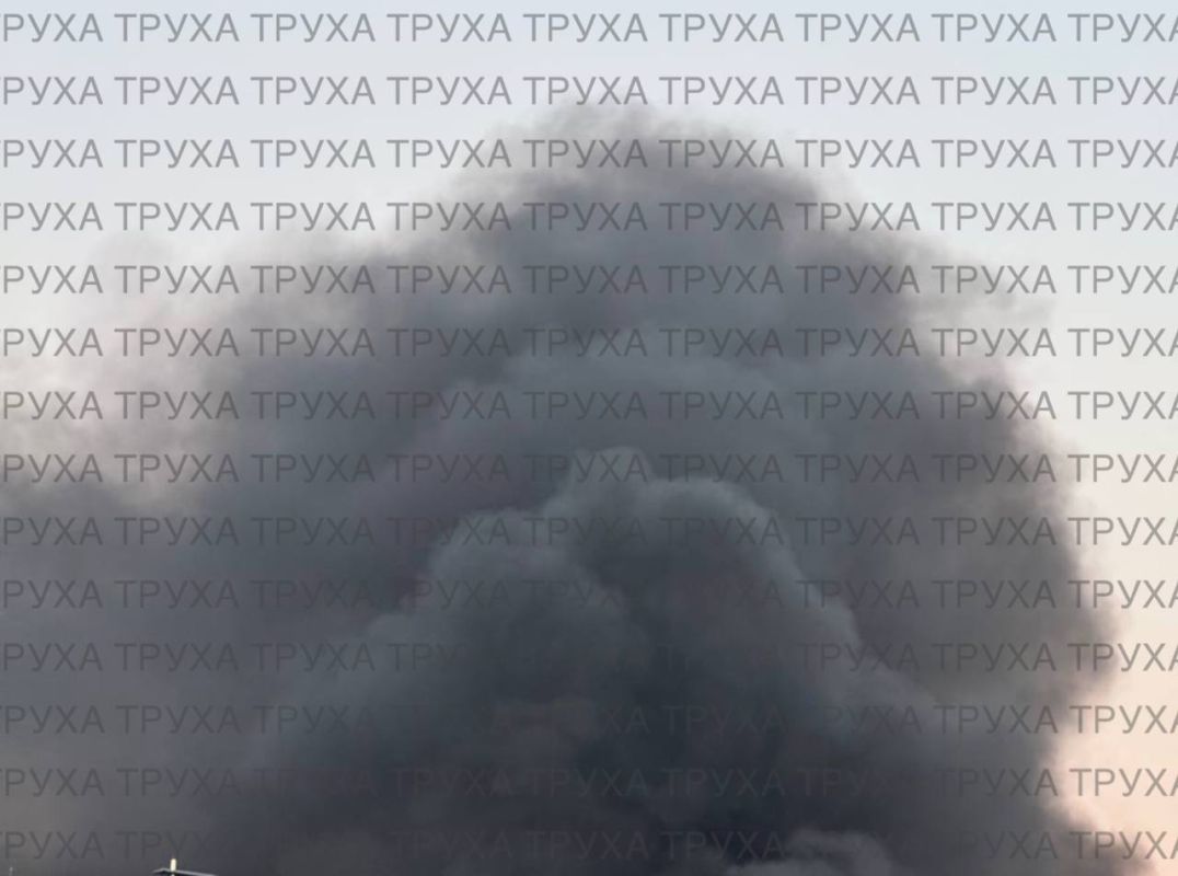 Михаил Развожаев опубликовал кадры последствий попадания дрона ВСУ в пятиэтажку в Севастополе Михаил Развожаев опубликовал кадры последствий попадания дрона ВСУ в пятиэтажку в Севастополе