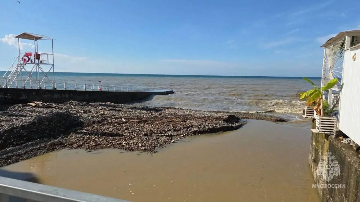 В Сочи при купании в горной реке пропала девушка: поиски ведутся второй день В Сочи при купании в горной реке пропала девушка: поиски ведутся второй день